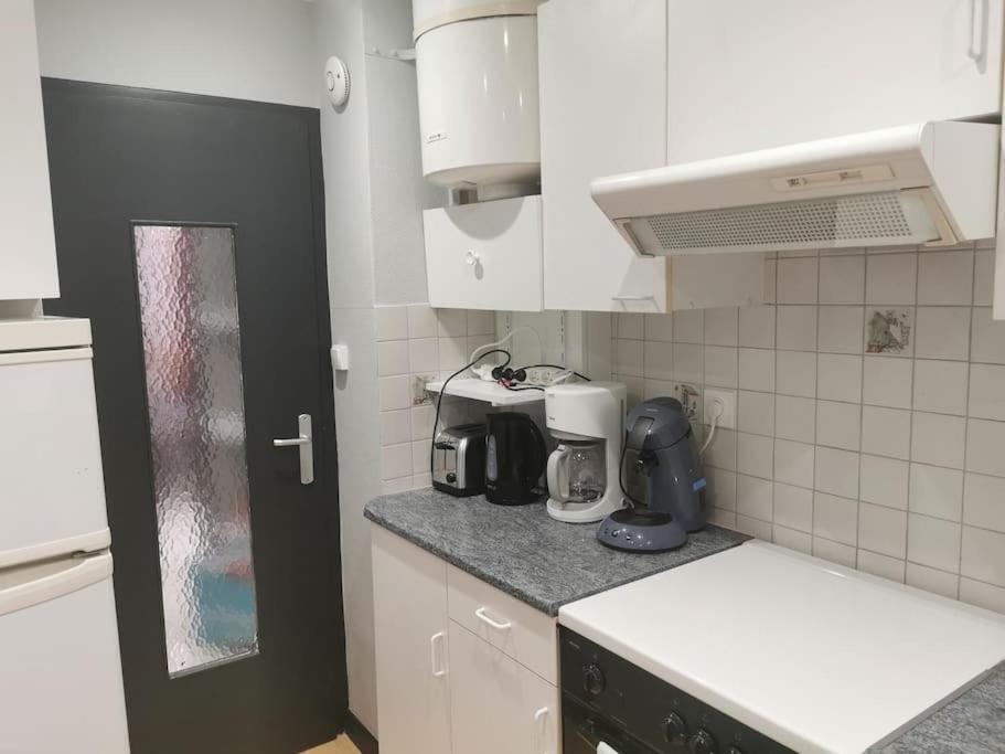 Appartement Meubles A Villeurbanne Lyon Екстер'єр фото