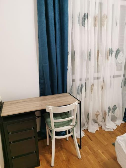 Appartement Meubles A Villeurbanne Lyon Екстер'єр фото